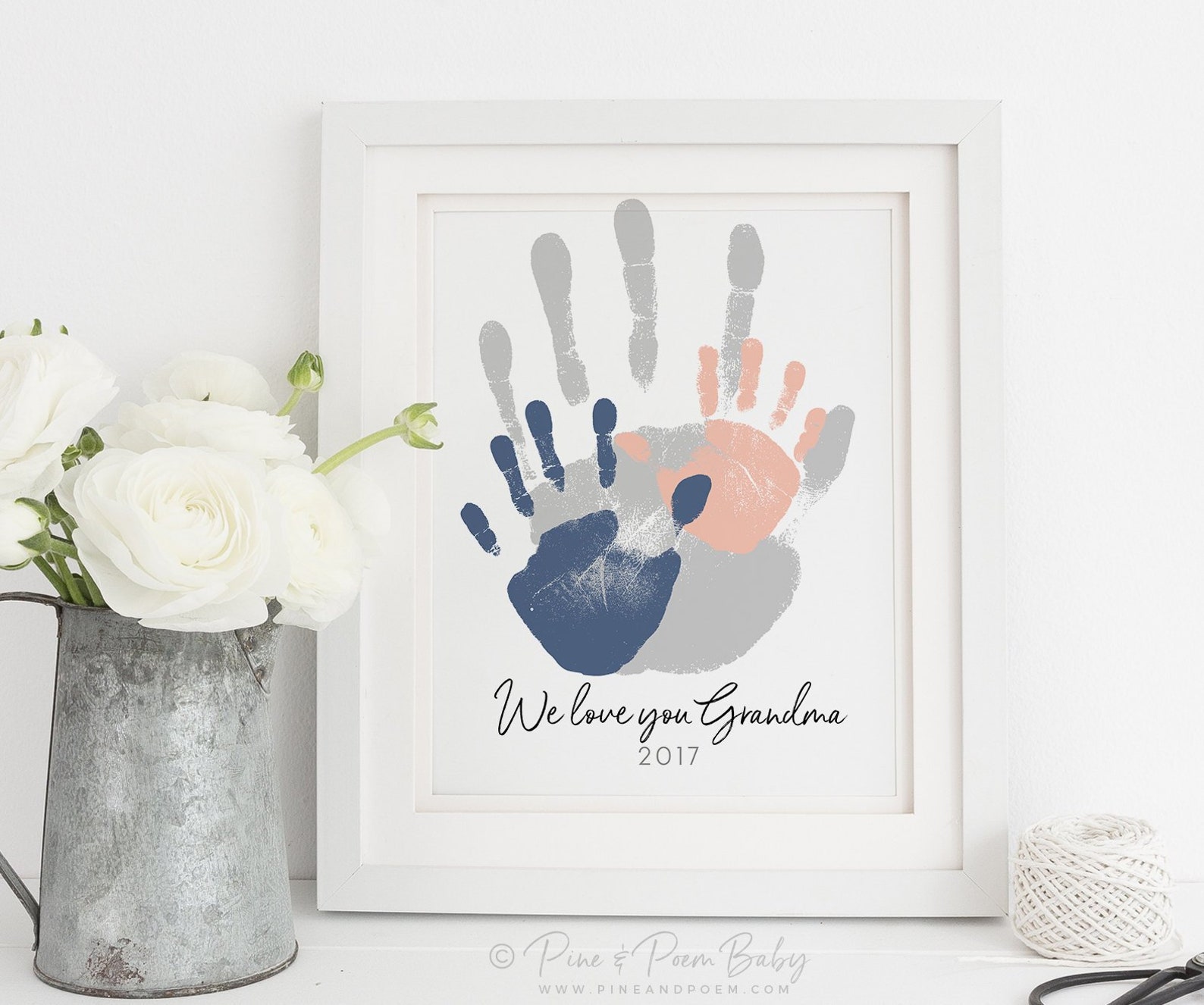 Картина с отпечатками рук пары