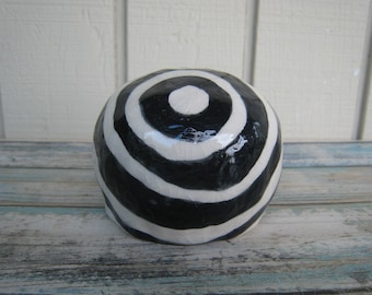 Aquarium Decor - Little Bullseye House - MADE TO ORDER - Betta Fish Tank Decoration - Reptile Tank Decor - Tiny Reptile Hide - Fish Cave