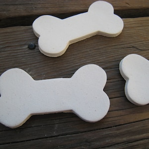 Ossos de cerâmica para cães - 20 espaços em branco para ossos de cachorro - Artesanato para cães - Decore o seu próprio - Cerâmica para biscoitos - Suprimentos para artesanato - Atividade em sala de aula