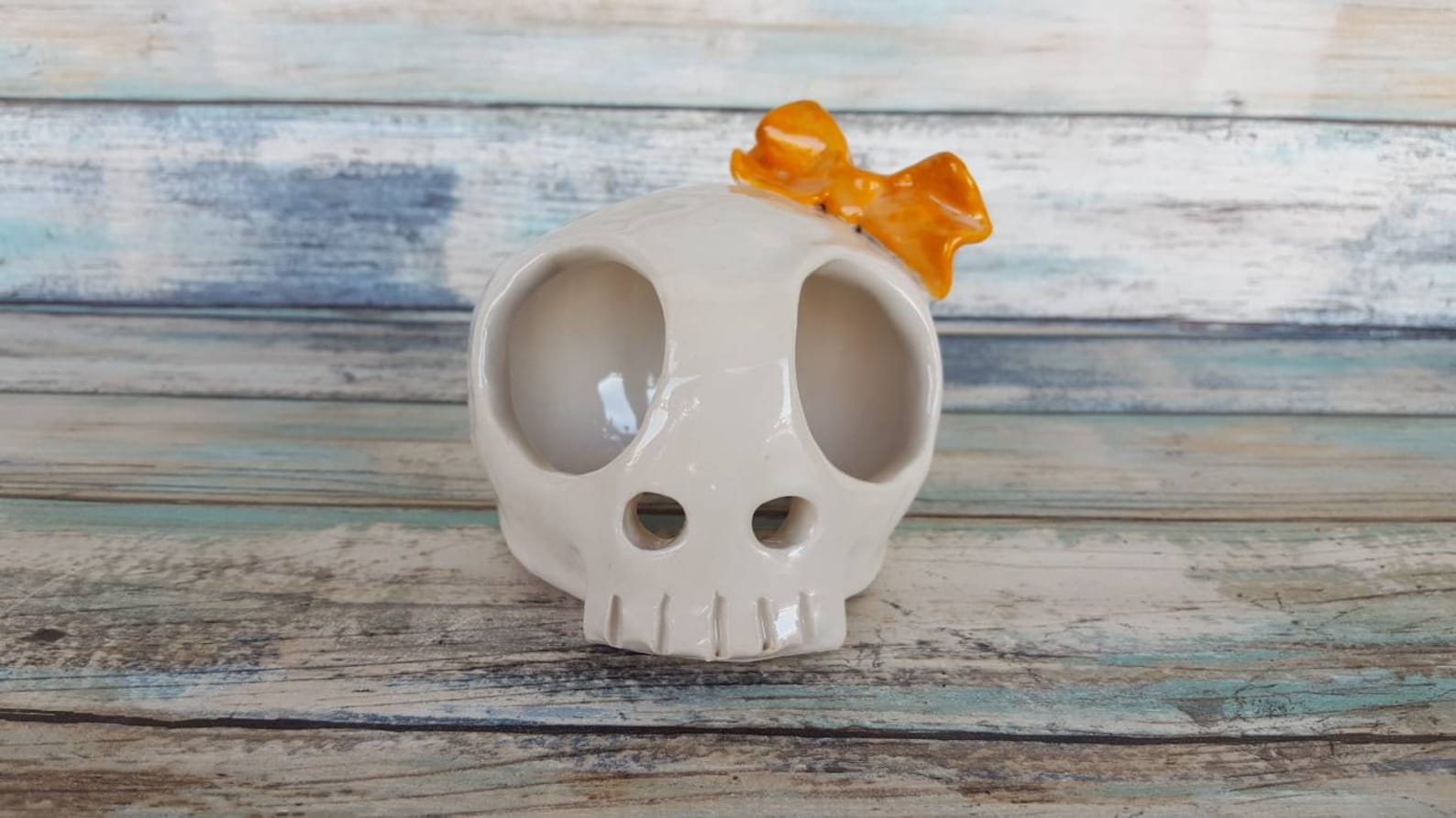 Little Aquarium Skull MADE TO ORDER Femme Fish Tank Decor Etsy