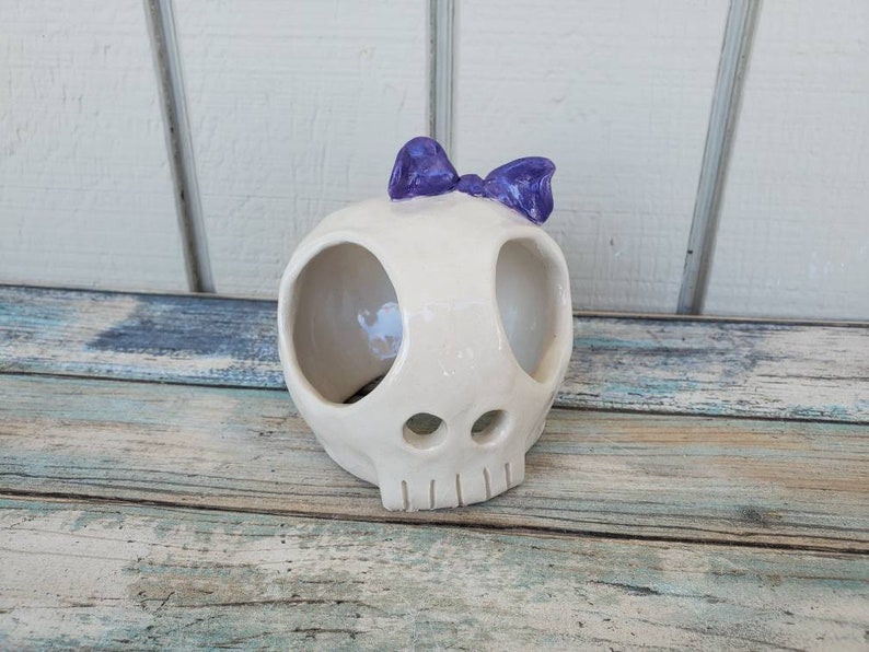 Little Aquarium Skull MADE TO ORDER Femme Fish Tank Decor Etsy