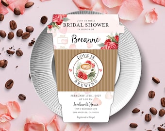 Faire-part de douche nuptiale — Love Is Brewing Coffee Cup (invitation à brunch imprimée 5 x 7, coeurs et roses)
