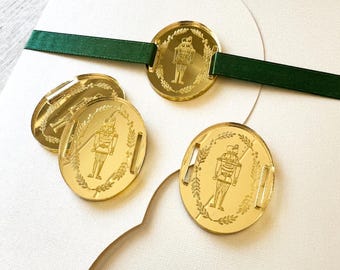 Adornos navideños de acrílico con efecto espejo dorado y diseño de cascanueces / Juego de 12 unidades