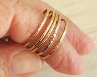 Set med tre 14k guldfyllda stapelbara bandringar - Vardagssmycken - Chunky Ring
