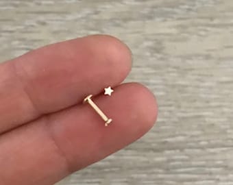 Pendiente de perno roscado internamente de oro de 14k, pendiente de perno de estrella pequeña de 2 mm, pendiente de perno de cartílago de 14k, hélice, caracola, tragus, perforación corporal