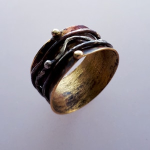 Large anneau incurvé. Instruction grande bague courbe. Bague moderne faite à la main et unique. « Le rêve d’une sirène. » Livraison gratuite.