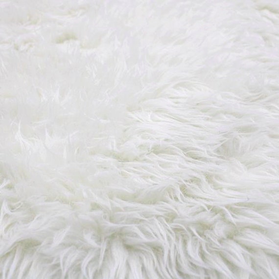  Solid Shaggy Faux Fur Fabric Long Pile Fur Costumes Cosplay  Crafts Photographic Props Fake Fur Backdrops 60 Wide Sold by The Yard  (White) : Everything Else