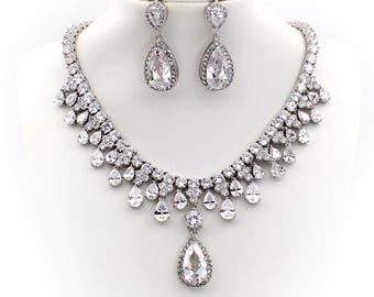 Trouwsieraden met zirkonia: Bruidsketting en oorbellen Jess