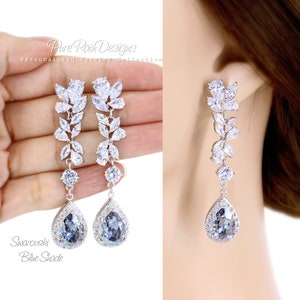 Pendientes de boda con cristales de Swarovski en tono azul, pendientes de circonitas, pendientes de dama de honor en azul grisáceo pálido, pendientes de novia, pendientes de lágrima Sasa