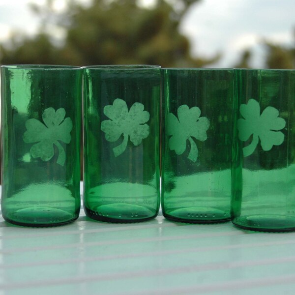 Shamrock Glasses, Beer Bottle Glasses -Set of  2, Groomsmen gift, St Patricks Day Decor, Fathers Day gift, Irish decor, Green glasses