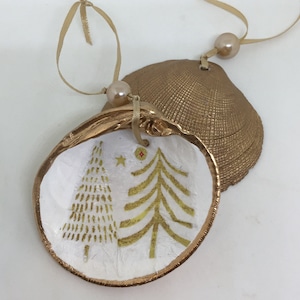 Shell Ornaments, Coastal ornaments, Beach Decor, Gold and white, metal Leaf, Handmade ornaments, decoupage shells, Christmas ornaments