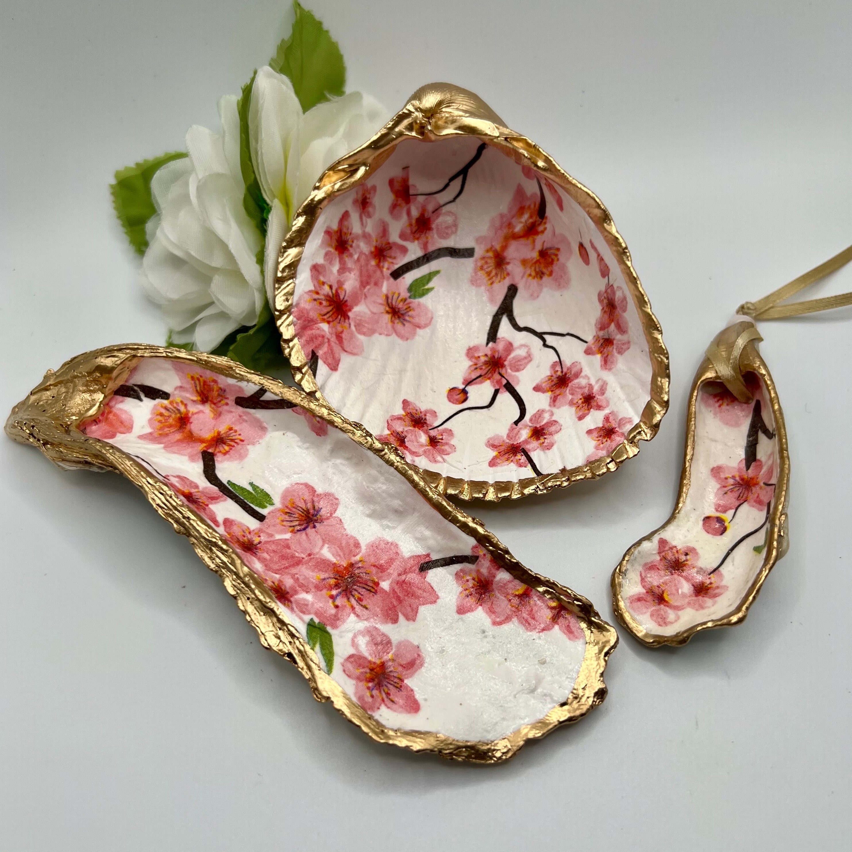 Sakura Cherry Blossom, ornament, Oyster Shell Ring Dish, Gilded seashell, Decoupage Jewelry Holder, Spring Décor, Japanophile, DC gift, pink