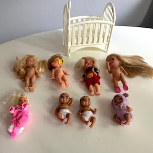 Barbie Baby Tomy, Kelly, Krissy with Crib, Barbie Babies and Toddlers lot of 9