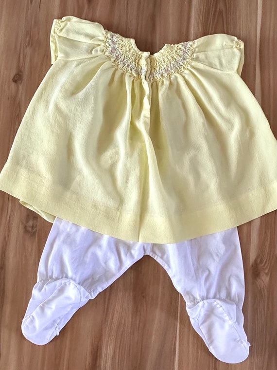 Vintage 9-12 months Smocked Yellow Dress with Foo… - image 8