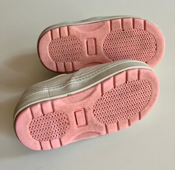 Infant sneakers discount size 3