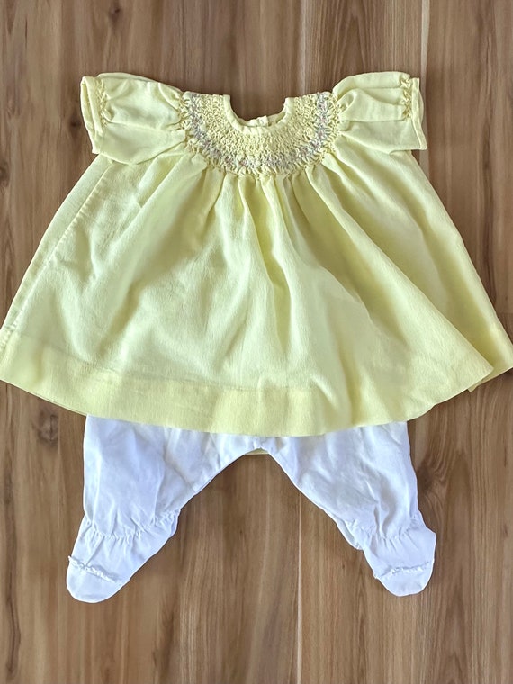 Vintage 9-12 months Smocked Yellow Dress with Foo… - image 2