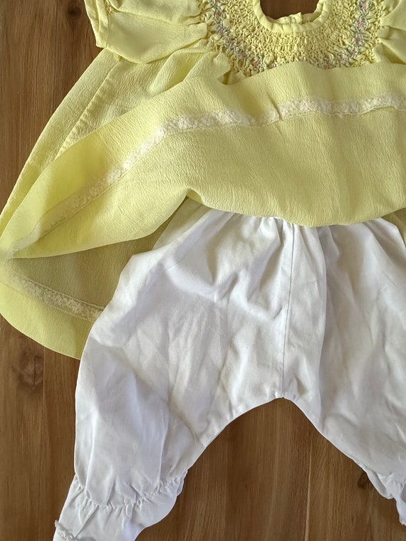 Vintage 9-12 months Smocked Yellow Dress with Foo… - image 3
