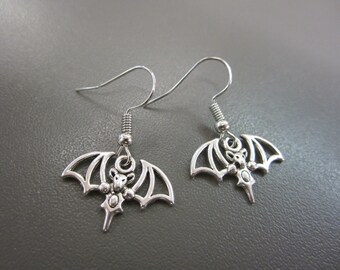 Vampire Bat Earrings Gothic Jewelry Gothic Bat Earrings Dangle Bats Halloween Jewelry Alternative Earrings Gothic Gift Antique Silver