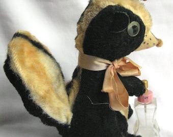 Vintage I&#39;m a Little Squirt stuffed Skunk perfume atomizer Old hard stuffed