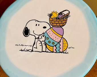 Peanuts Snoopy Woodstock Easter 7” Cake Dessert Stand Pedestal 2022 NEW Unused Adorable