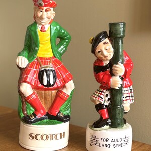 CARAFE ~ SCOTCH, vintage Scotsman en kilt plus Auld Lang Syne Drunk Scotsman Musical Whiskey Decanter (sans couvercle). Fonctionne !