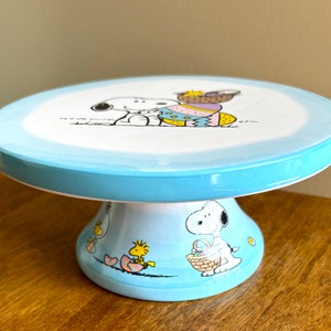 Peanuts Snoopy Woodstock Easter 7 Cake Dessert Stand Pedestal 2022 NEW Unused Adorable image 3