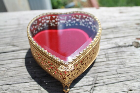 Vintage Ormolu Stylebuilt Heart Trinket Box Jewelr