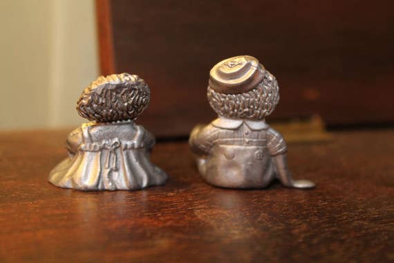 Raggedy Ann PEWTER HAT PIN LOT OF 2 FREE SHIPPING IN USA