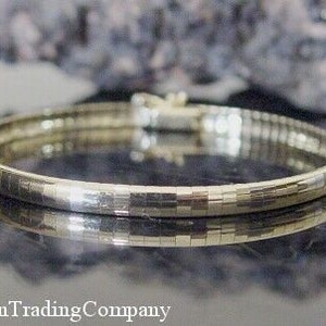 Classic 14k solid yellow gold 4 mm domed omega bangle bracelet 7 inch 11.4 grams