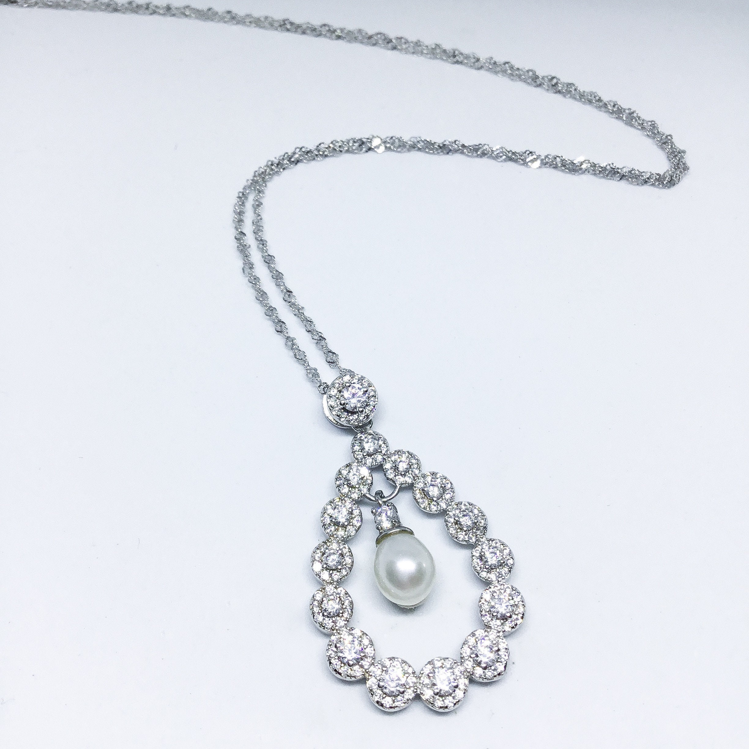 Pendentif Avec Perle - Bijou D'occasion - Réf. 108-6/A1-40 - État à Vérifier