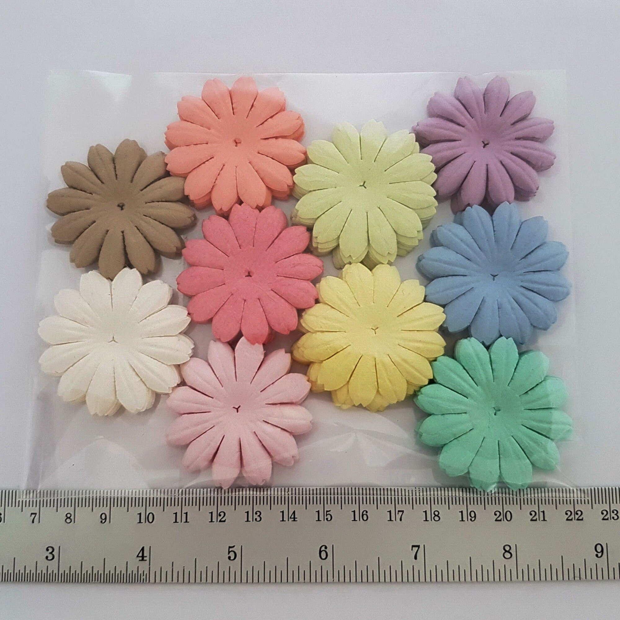 100 Paper Flowers Scrapbook Cardmaking Birthday Party Art Craft Supply P700-601 100 Paper Flowers Scrapbook Cardmaking Birthday Party Art Craft Supply P700-601