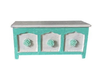 Dollhouse Miniature 1" Scale Blanket Trunk or Chest