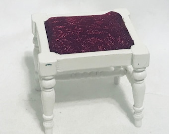 Dollhouse Miniature 1" Scale Foot Stool