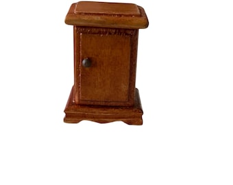 Dollhouse Miniature 1” Scale End Table