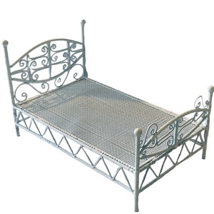 Dollhouse Miniature 1” Scale Metal White Bed