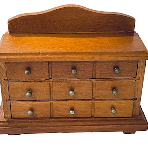 Dollhouse Miniature 1&quot; Scale Dresser