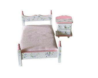Dollhouse Miniature 1” Scale Bed