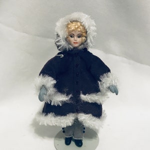 Dollhouse Miniature 1&quot; Scale Porcelain Doll