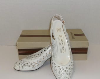 Vintage Bruno Magli Slings White Lattice Open Work 7B Pumps Open Toe Eyelet Shoes