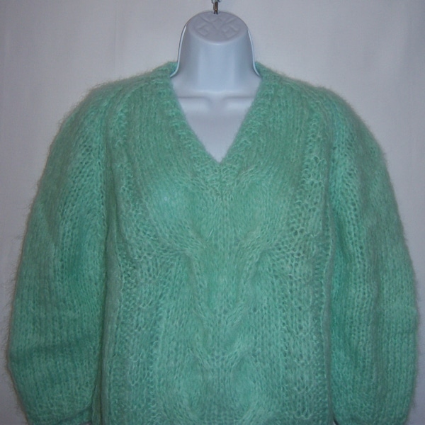 Vintage Familia Italian Pale Mint Green Cable Knit Mohair Wool Hand Knit Sweater Medium M MCM