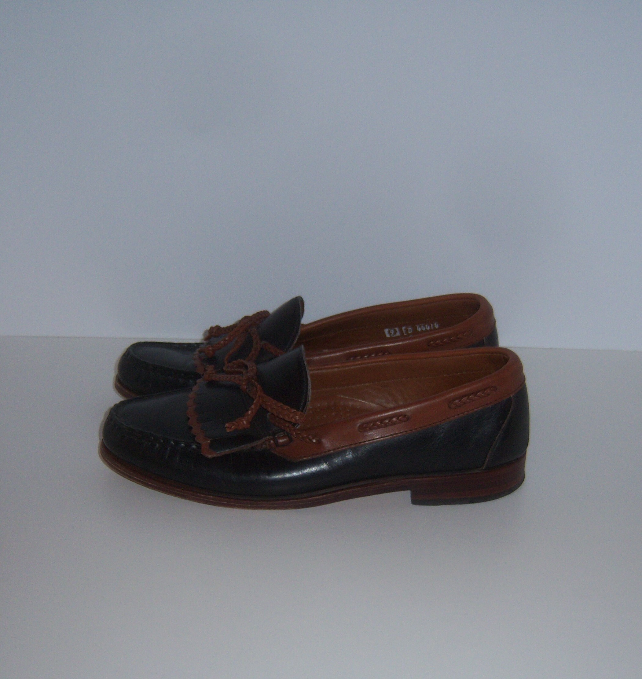 Vintage Allen Edmonds Black Brown Woodstock Kiltie Tie  display picture 1
