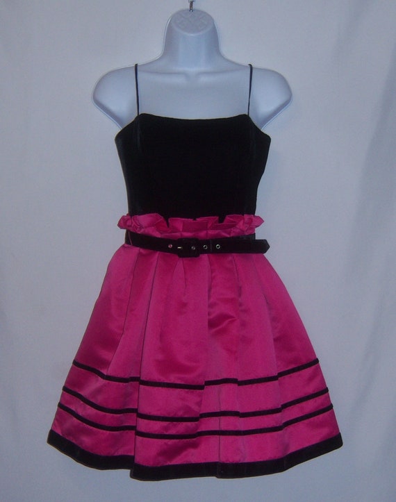 Vintage Betsey Johnson Black Velvet Hot Pink Silk Punk Short Party Dress 0 2 Extra Small XS Boho Grunge Y2K Paper Bag Style Skirt Gift - Etsy Israel Vintage Betsey Johnson Black Velvet Hot Pink Silk Punk Short Party Dress 0 2 Extra Small XS Boho Grunge Y2K Paper Bag Style Skirt Gift - Etsy Israel