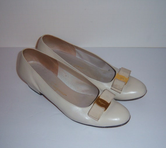 Vintage Salvatore Ferragamo Ecru Off White Leathe… - image 2