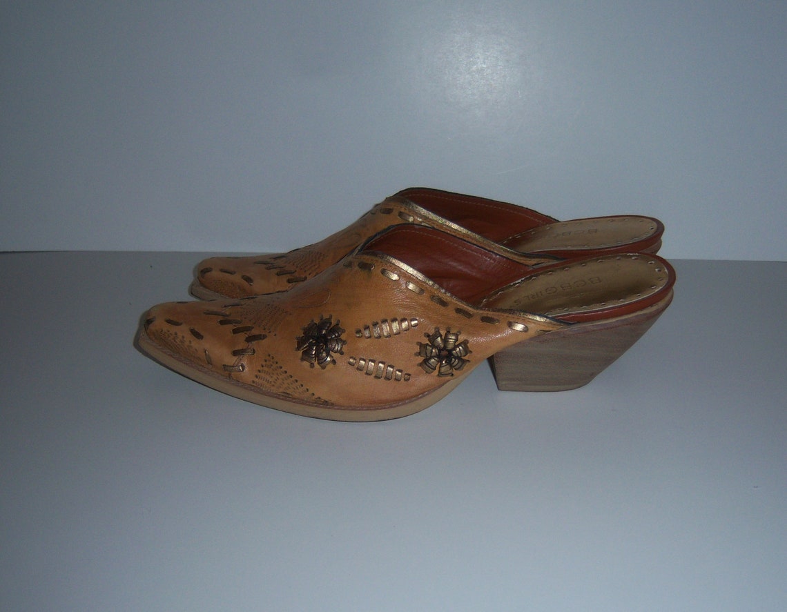 Vintage BCBG Girls Tan Gold Leather Cowboy Mules Slides 7