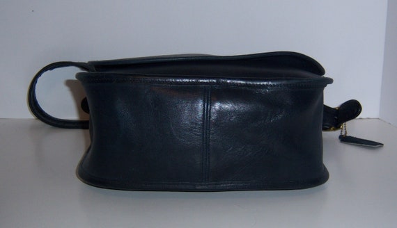 Vintage Coach Dark Navy Blue Leather Classic NYC … - image 6