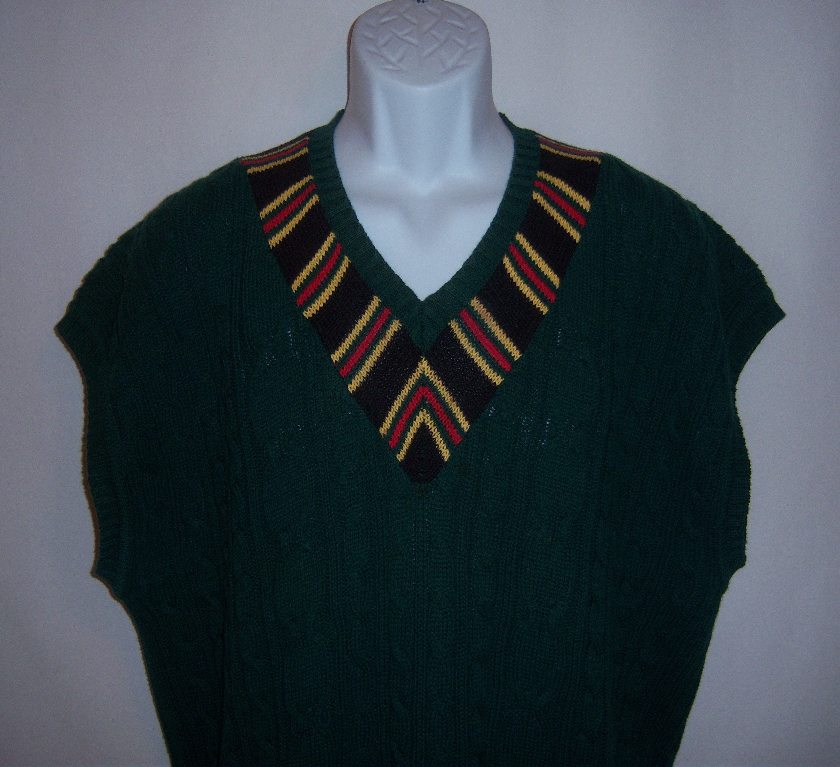 Vintage Kenneth Gordon Hunter Green Red Yellow Black Cable Knit Cotton Men's Tennis Cricket Sweater Vest XL Extra Large Gift