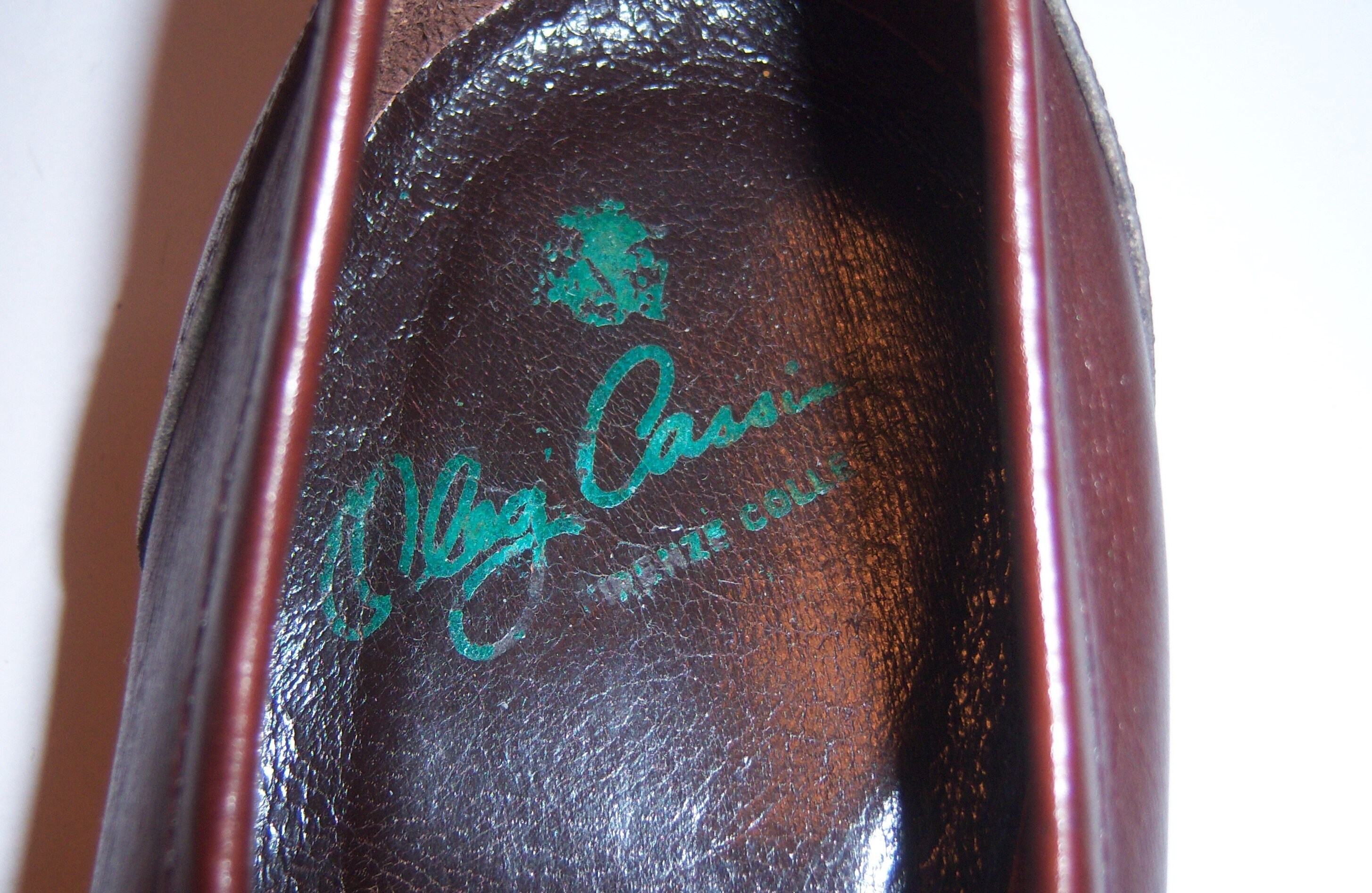 Vintage Oleg Cassini Classic Brown Tasseled Leather Loafers 