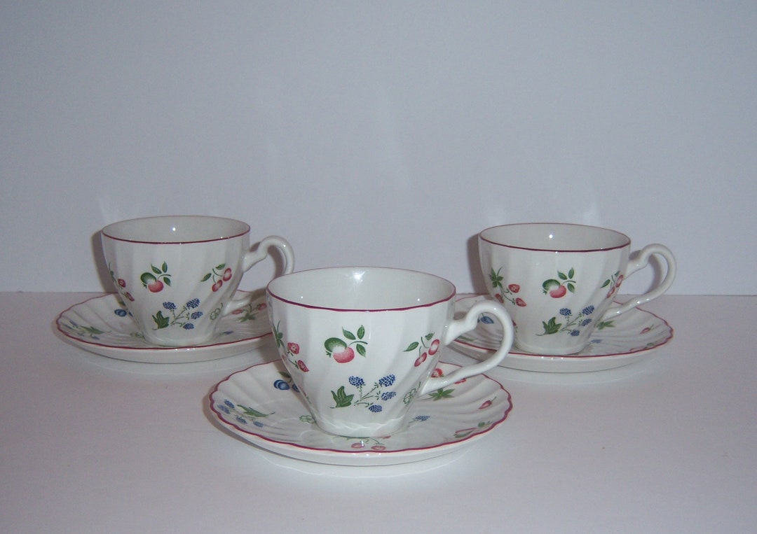 Vintage Johnson Brothers Sweetbriar England Cups and Sauncers Etsy