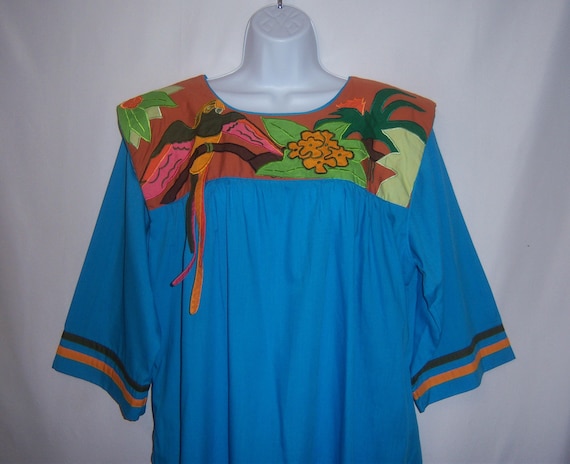 Vintage Southern Image Parrot Bird Muumuu Kaftan Large L Macaw Tropical Bird Applique' Embroidered Mumu Hostess Dress Gift