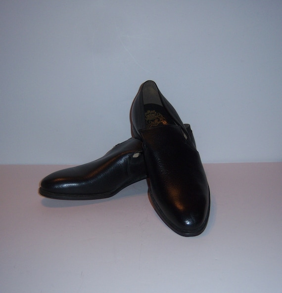 Vintage Johnston & Murphy Black Aristocraft Pebbled Leather